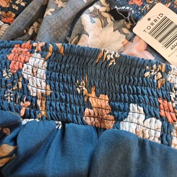 Torrid Mini Challis Smocked Waist Ruffle Edge Skirt Size 3X NEW - Picture 8 of 13